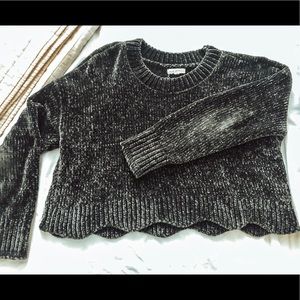 Cropped/Scalloped Chenille Sweater - LA HEARTS